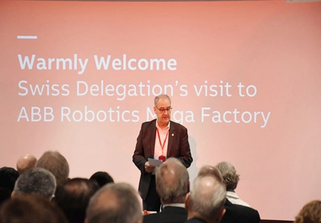 Swiss Federal Commissioner Parmelin led a delegation to visit ABB Robot Super Factory.